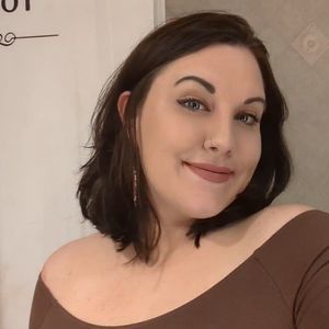 Meet your Posher, Michaela